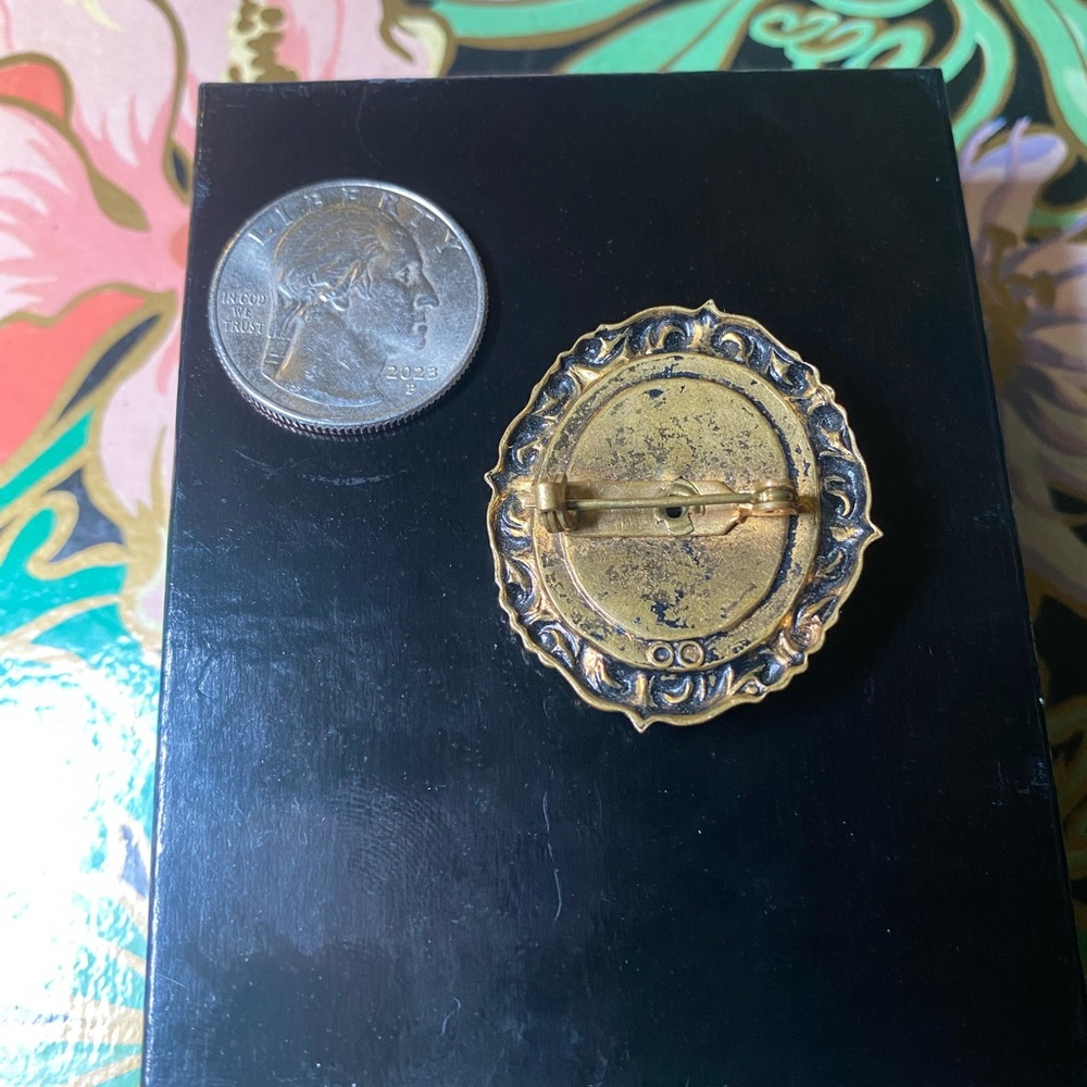 Vintage Cameo brooch - Picture 6 of 7